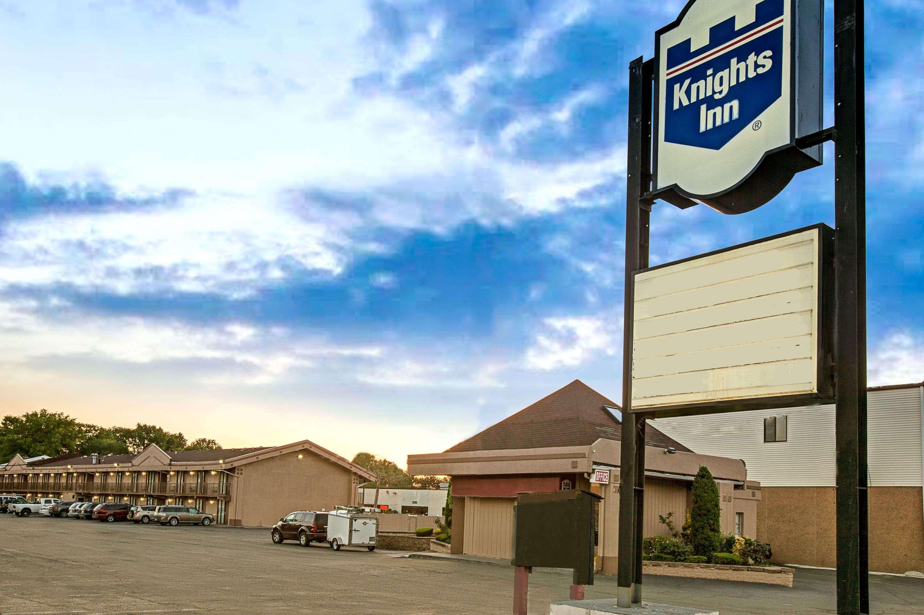 Knights Inn South Hackensasck Саут-Хакенсак Экстерьер фото
