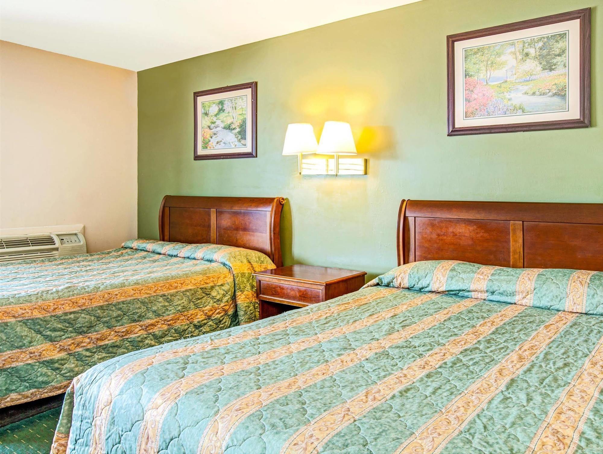 Knights Inn South Hackensasck Саут-Хакенсак Экстерьер фото